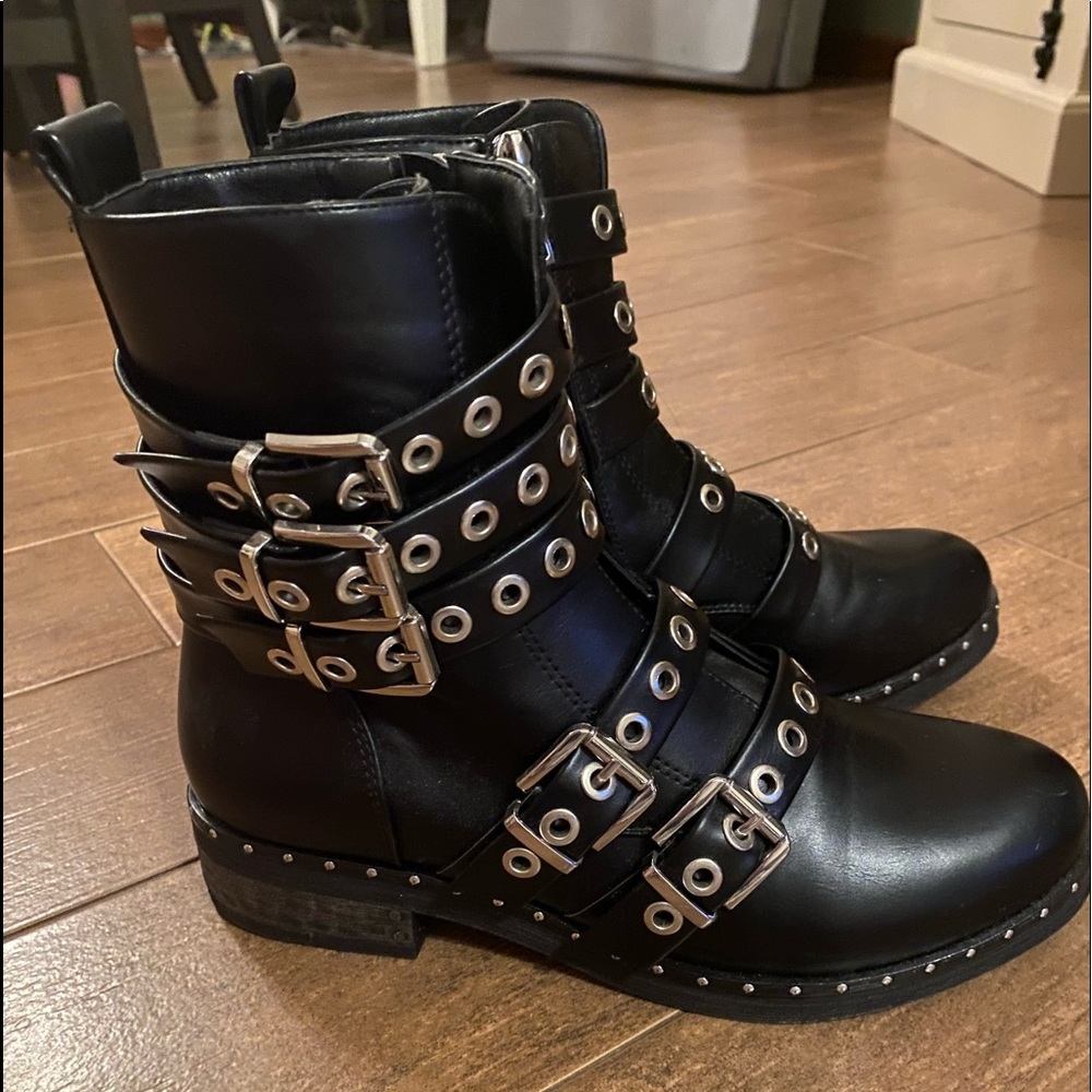 Wild Diva black faux leather combat boots with grommet hardware - zip up 8.5